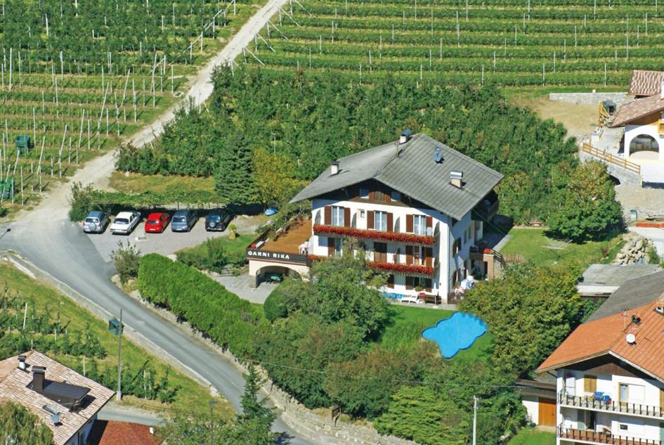 Garni Rika Bed & Breakfast Parcines Bagian luar foto
