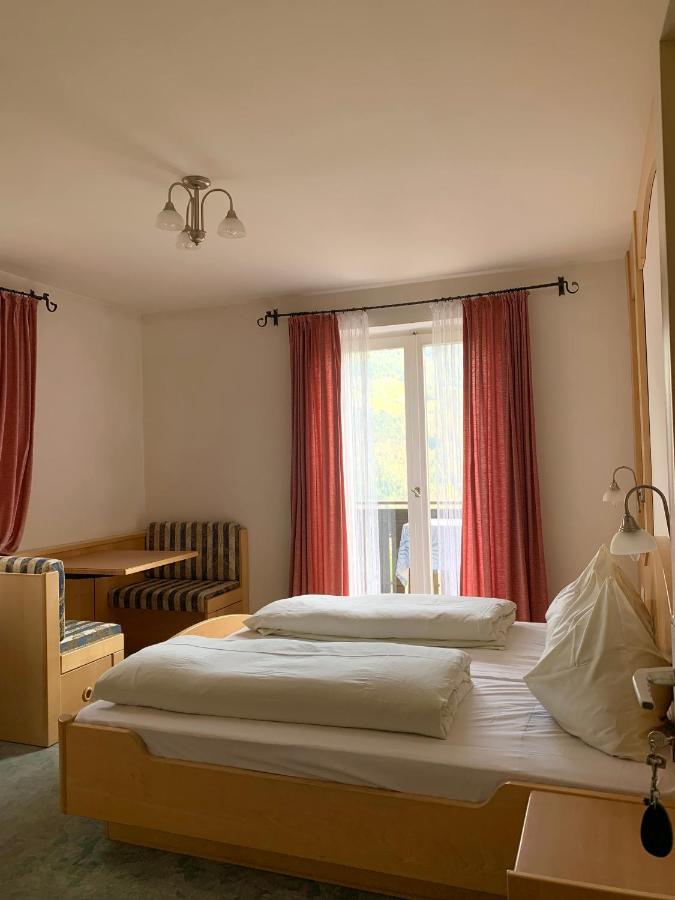 Garni Rika Bed & Breakfast Parcines Bagian luar foto