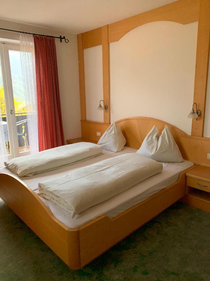Garni Rika Bed & Breakfast Parcines Bagian luar foto