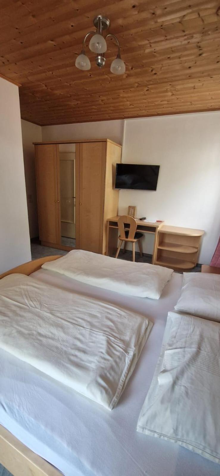 Garni Rika Bed & Breakfast Parcines Bagian luar foto